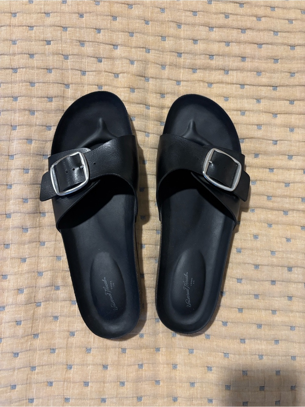 Universal Threads sandals size 10
